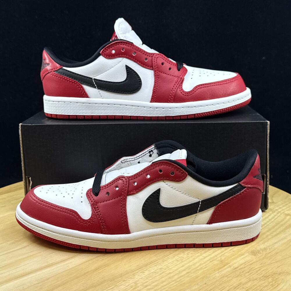 Nike Air Jordan Kids 1 Low Size 2.5y Chicago HQ6996-600 Red White Black New
